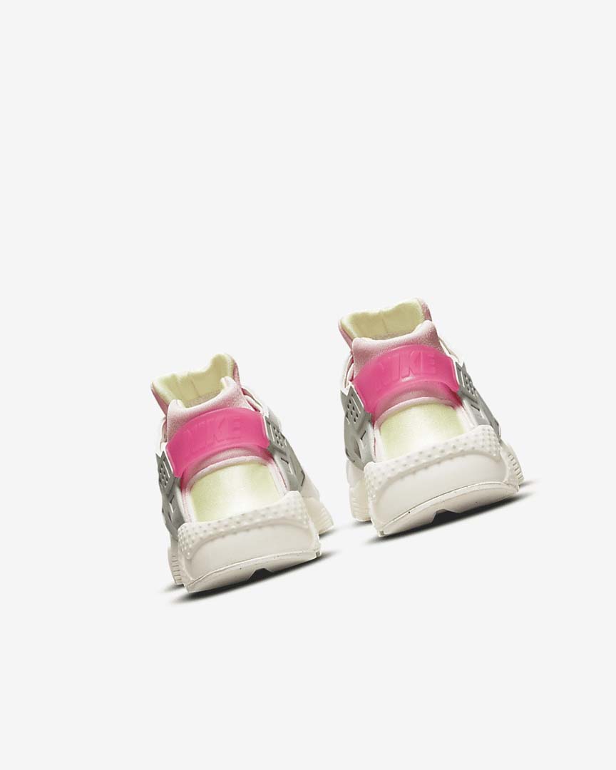 White Nike Huarache Run Girls' Shoes | CA_5489