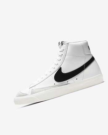 White / Coral / Black Nike Blazer Mid '77 Vintage Women's Sneakers | CA_2343